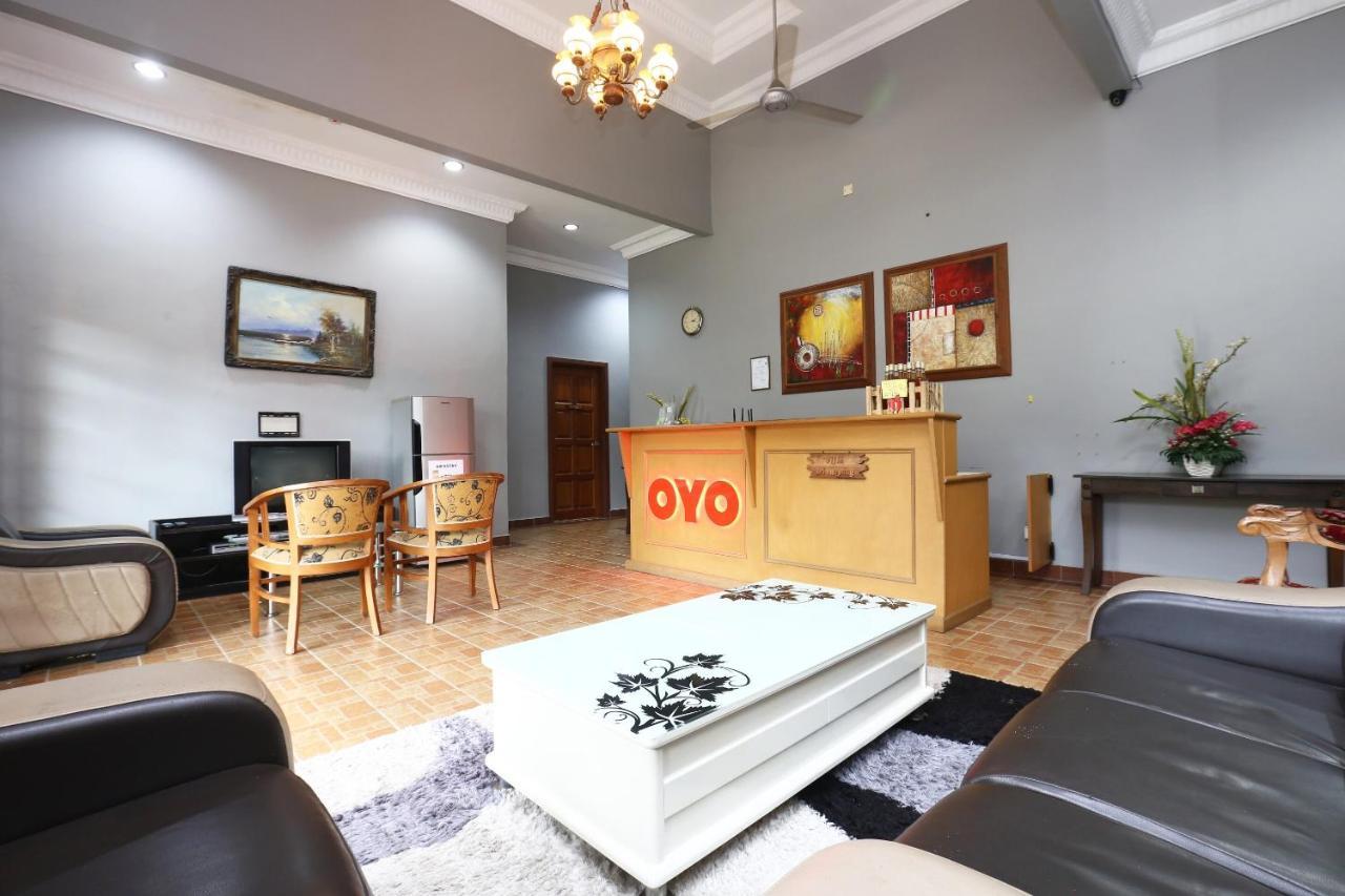 Oyo 89523 Villa Sri Mayang Kuala Terengganu Buitenkant foto