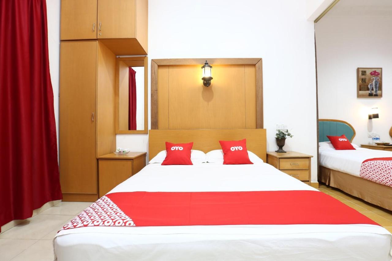 Oyo 89523 Villa Sri Mayang Kuala Terengganu Buitenkant foto