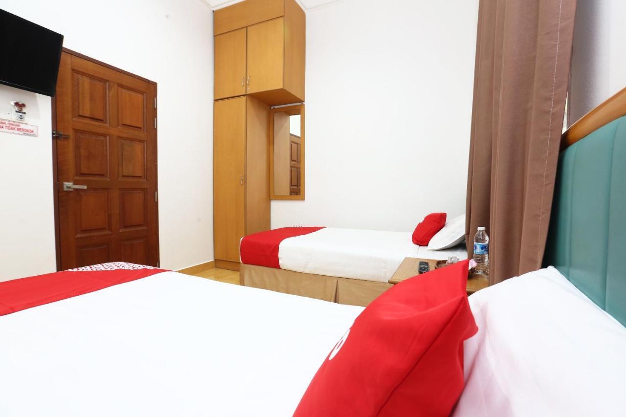 Oyo 89523 Villa Sri Mayang Kuala Terengganu Buitenkant foto