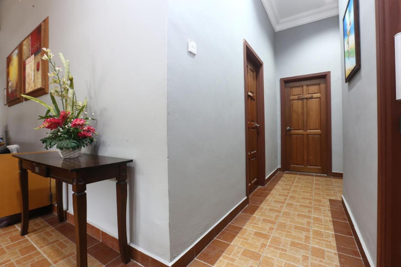 Oyo 89523 Villa Sri Mayang Kuala Terengganu Buitenkant foto