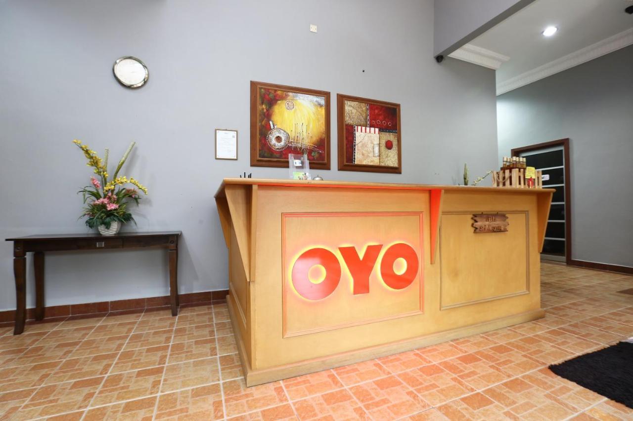 Oyo 89523 Villa Sri Mayang Kuala Terengganu Buitenkant foto